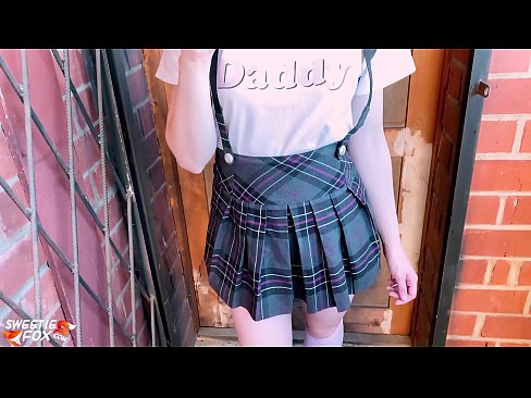 ❤️ Schoolgirl Sucks nws dick tob thiab fucks es tsis txhob ntawm chav kawm. ☑  porn  ntawm peb