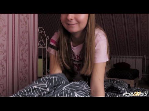 ❤️ Blondie nqus nws BFF qhov tob thiab tau Cum hauv nws lub qhov ncauj ☑  porn  ntawm peb